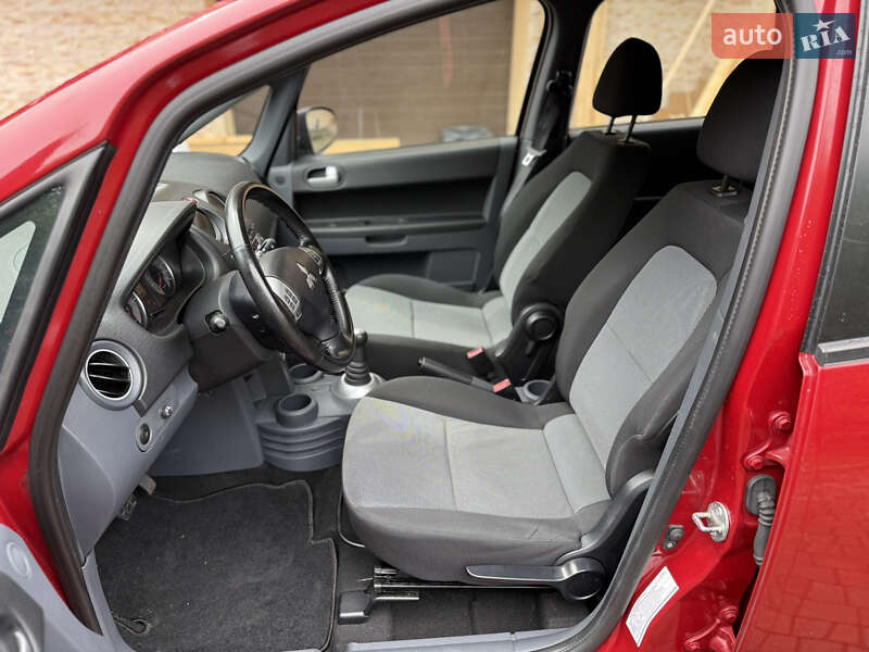 Хэтчбек Mitsubishi Colt 2009 в Черновцах