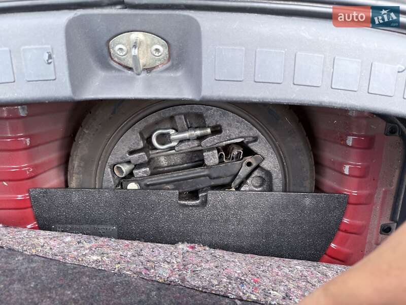 Хэтчбек Mitsubishi Colt 2006 в Киеве