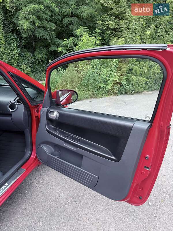 Хэтчбек Mitsubishi Colt 2006 в Киеве