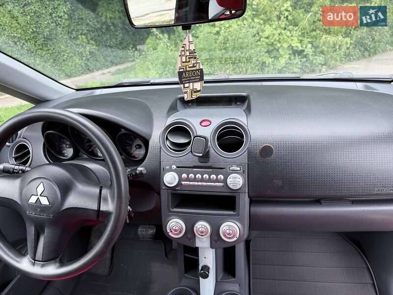 Хэтчбек Mitsubishi Colt 2006 в Киеве