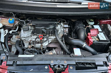 Хэтчбек Mitsubishi Colt 2005 в 