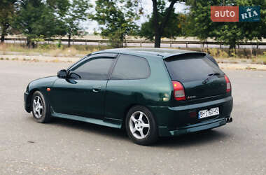 Хэтчбек Mitsubishi Colt 2000 в 