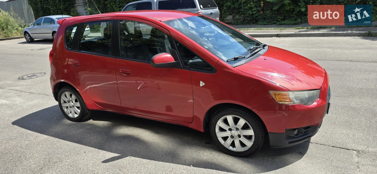 2010 Mitsubishi Colt - мініатюра 15