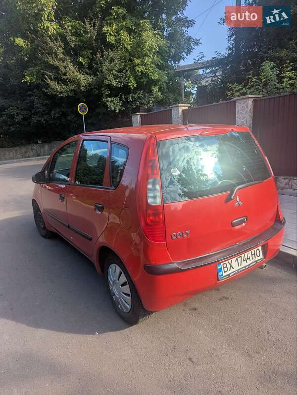 Хэтчбек Mitsubishi Colt 2005 в 