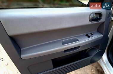 Хэтчбек Mitsubishi Colt 2006 в 