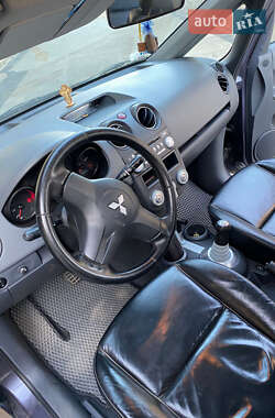 Хэтчбек Mitsubishi Colt 2006 в 