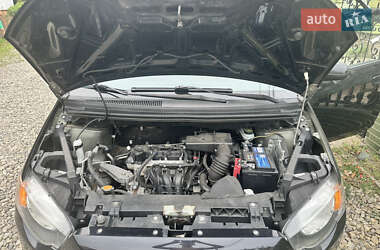 Хэтчбек Mitsubishi Colt 2010 в 