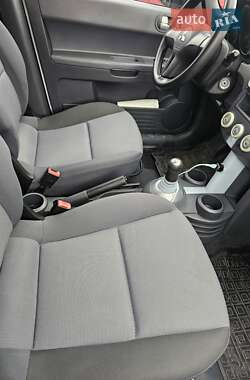 Хэтчбек Mitsubishi Colt 2006 в 