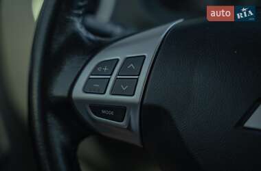 Хэтчбек Mitsubishi Colt 2012 в 