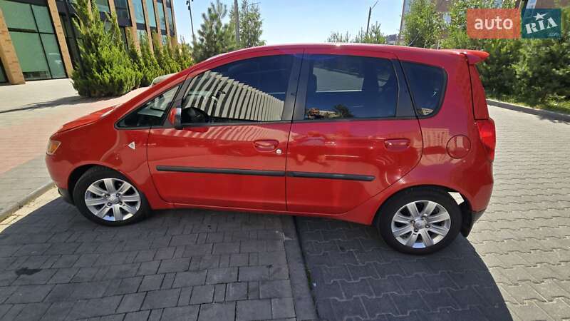 Хетчбек Mitsubishi Colt 2009 в 