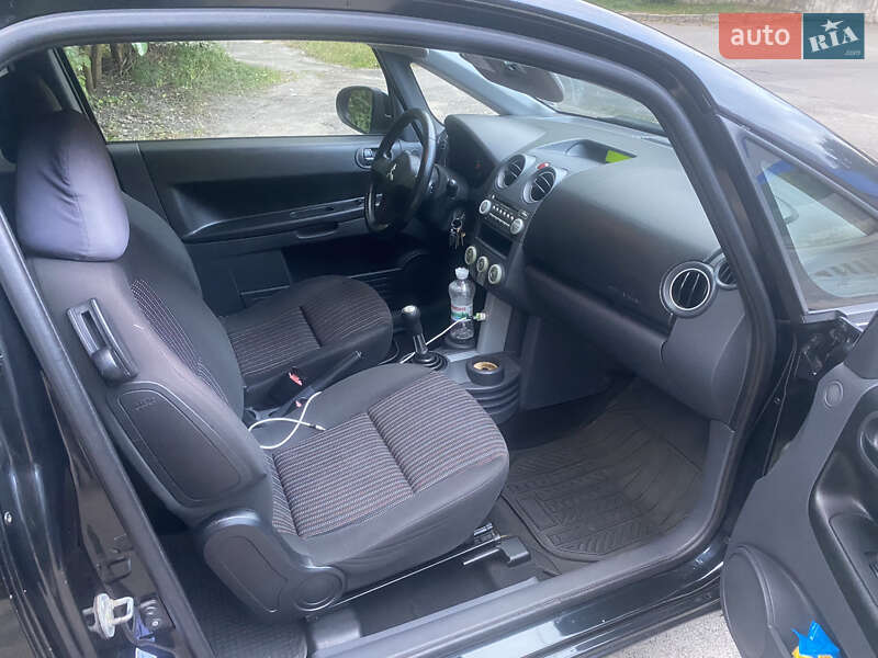 Хэтчбек Mitsubishi Colt 2008 в Киеве фото 13 Хэтчбек Mitsubishi Colt 2008 в Киеве