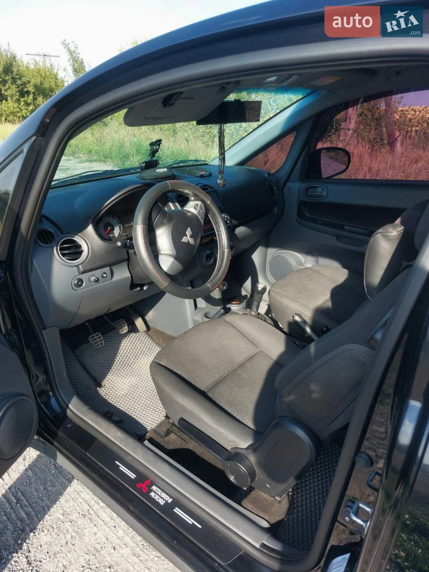 2010 Mitsubishi Colt - мініатюра 9
