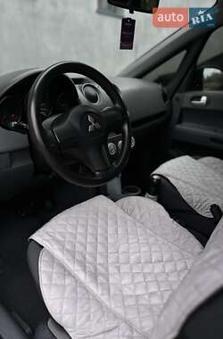 Хэтчбек Mitsubishi Colt 2006 в 