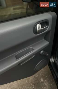 Хэтчбек Mitsubishi Colt 2006 в 