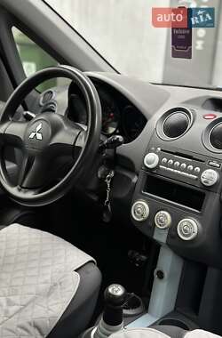 Хэтчбек Mitsubishi Colt 2006 в 