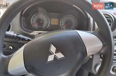 Хетчбек Mitsubishi Colt 2010 в 