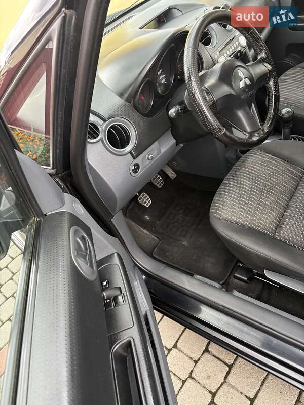 Хэтчбек Mitsubishi Colt 2008 в Львове