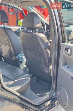 Хэтчбек Mitsubishi Colt 2005 в 