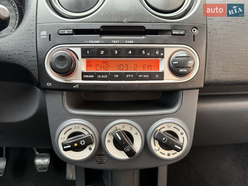 Хэтчбек Mitsubishi Colt 2012 в Черновцах