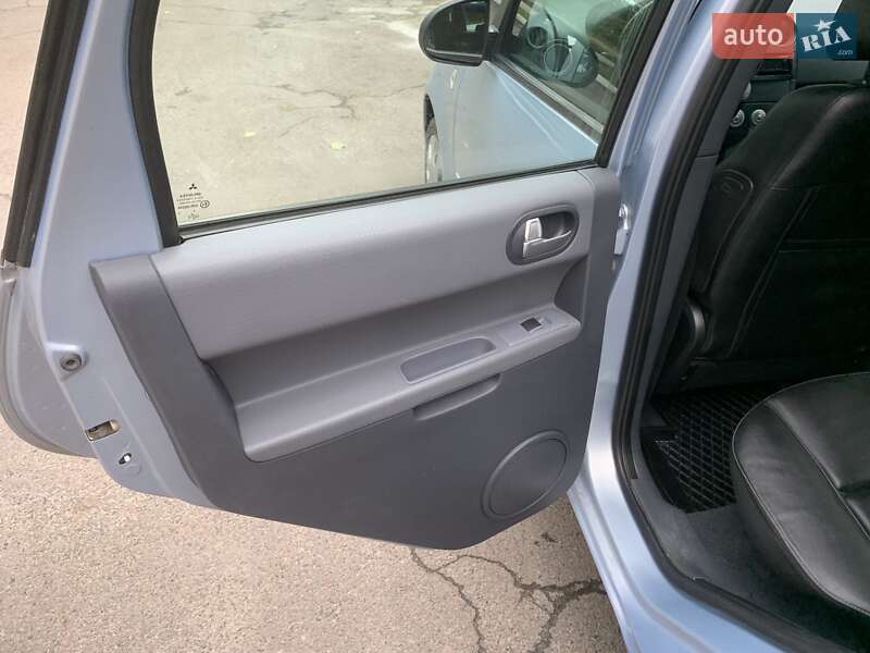 Хэтчбек Mitsubishi Colt 2005 в Львове