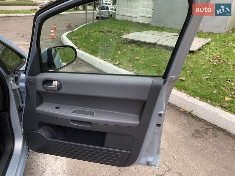 Хэтчбек Mitsubishi Colt 2005 в Львове