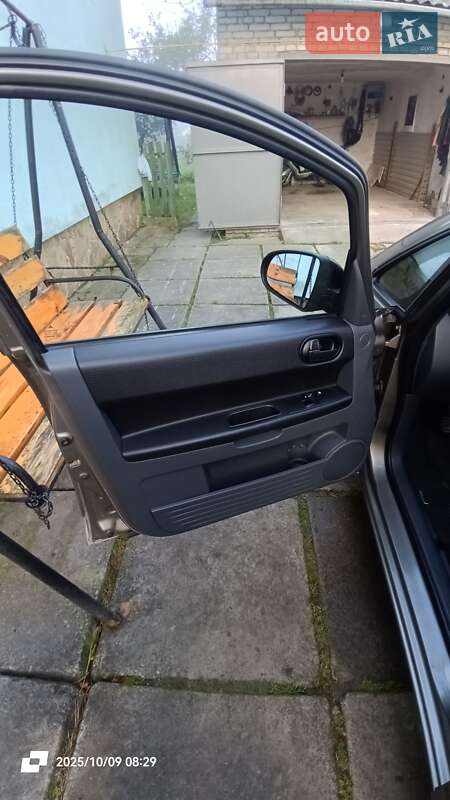 Хэтчбек Mitsubishi Colt 2009 в Львове