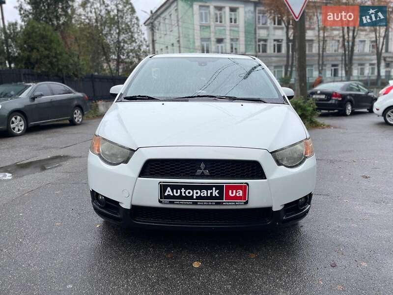 Хэтчбек Mitsubishi Colt 2010 в Киеве