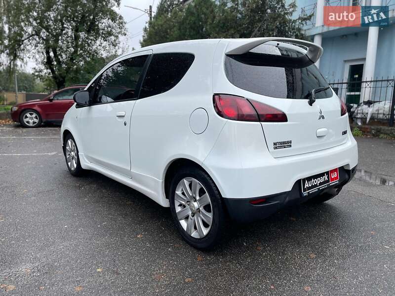 Хэтчбек Mitsubishi Colt 2010 в Киеве