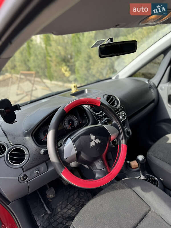 Хетчбек Mitsubishi Colt 2009 в Кіцмані фото 5 Хетчбек Mitsubishi Colt 2009 в Кіцмані