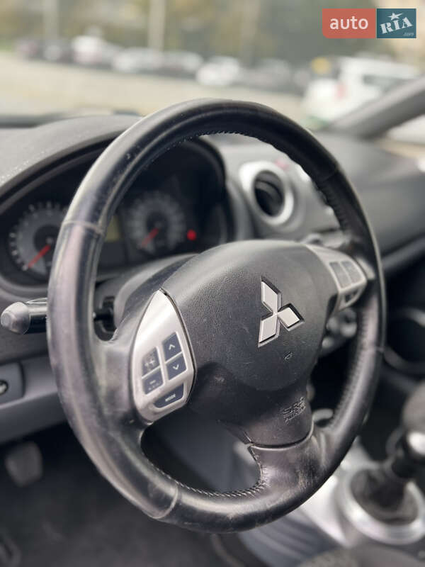 Хетчбек Mitsubishi Colt 2010 в Чернівцях фото 8 Хетчбек Mitsubishi Colt 2010 в Чернівцях