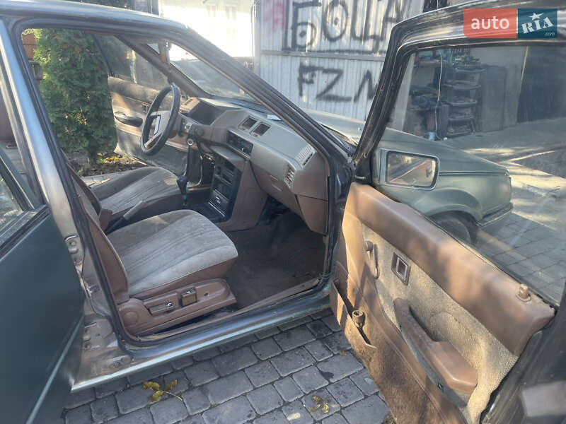 Хэтчбек Mitsubishi Colt 1987 в Черновцах
