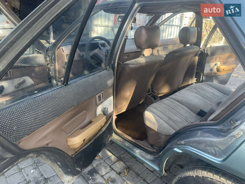Хэтчбек Mitsubishi Colt 1987 в Черновцах