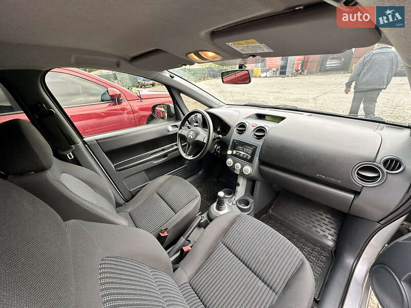 Хэтчбек Mitsubishi Colt 2007 в Киеве фото 7 Хэтчбек Mitsubishi Colt 2007 в Киеве
