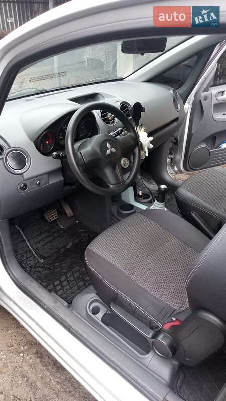 Хетчбек Mitsubishi Colt 2006 в Чугуєві фото 14 Хетчбек Mitsubishi Colt 2006 в Чугуєві