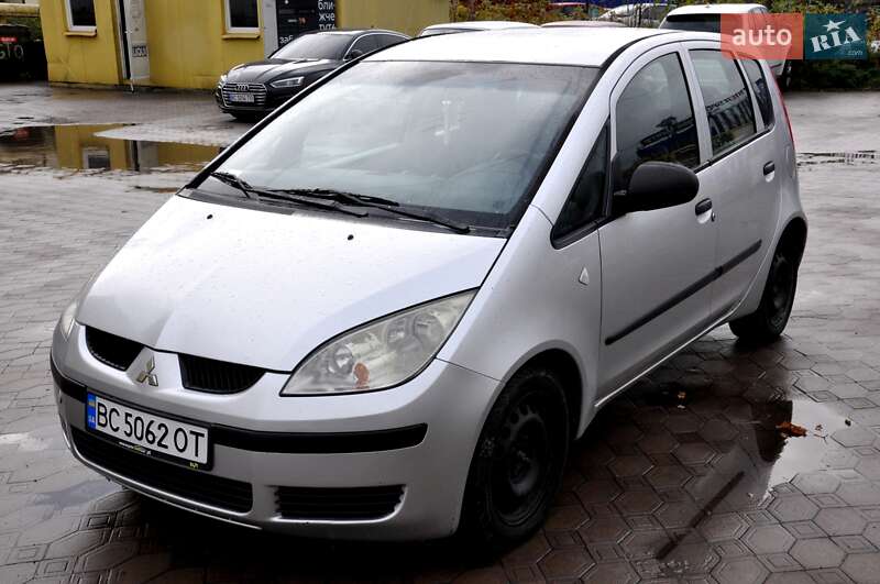 Хэтчбек Mitsubishi Colt 2004 в Львове