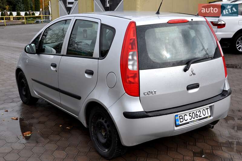 Хэтчбек Mitsubishi Colt 2004 в Львове