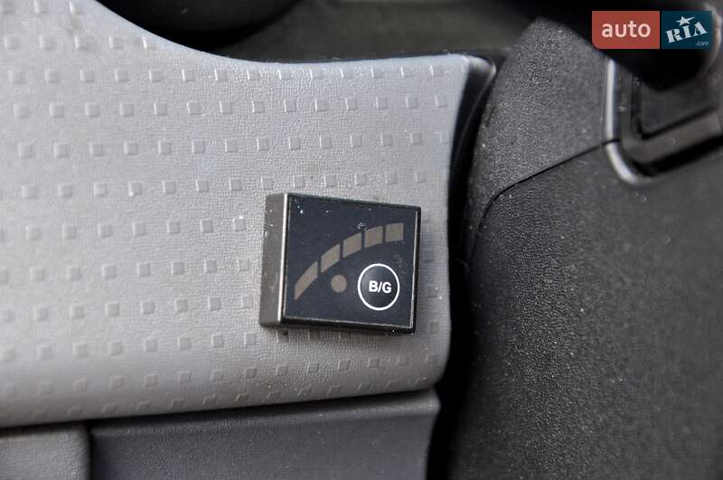 Хэтчбек Mitsubishi Colt 2004 в Львове