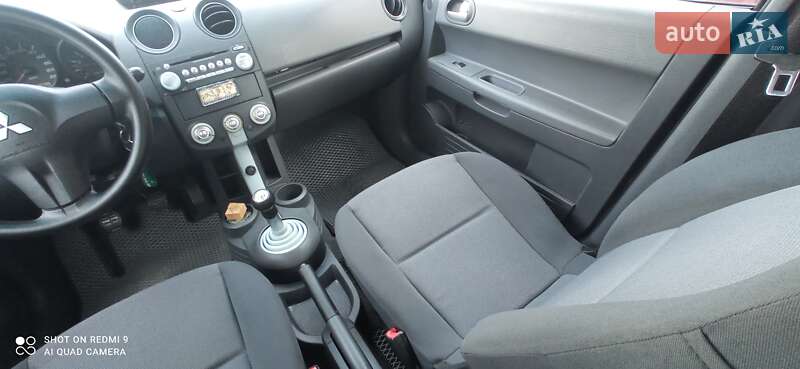Хетчбек Mitsubishi Colt 2005 в Звягелі