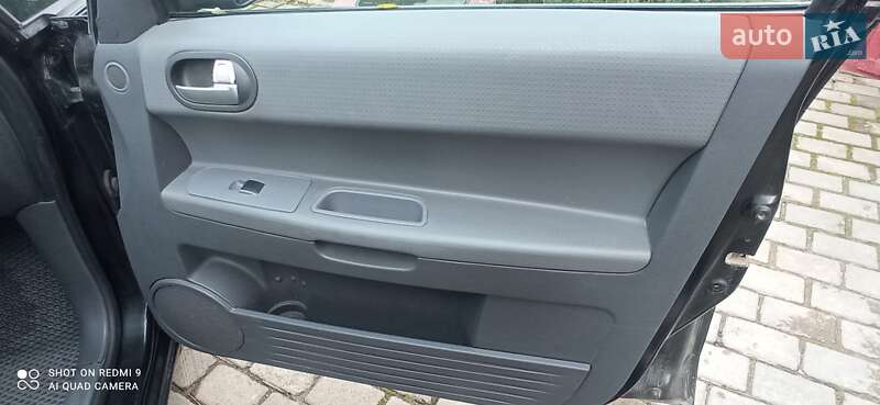 Хетчбек Mitsubishi Colt 2005 в Звягелі