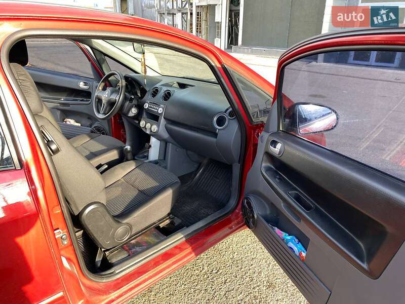 Хэтчбек Mitsubishi Colt 2008 в Новой Водолаге фото 5 Хэтчбек Mitsubishi Colt 2008 в Новой Водолаге