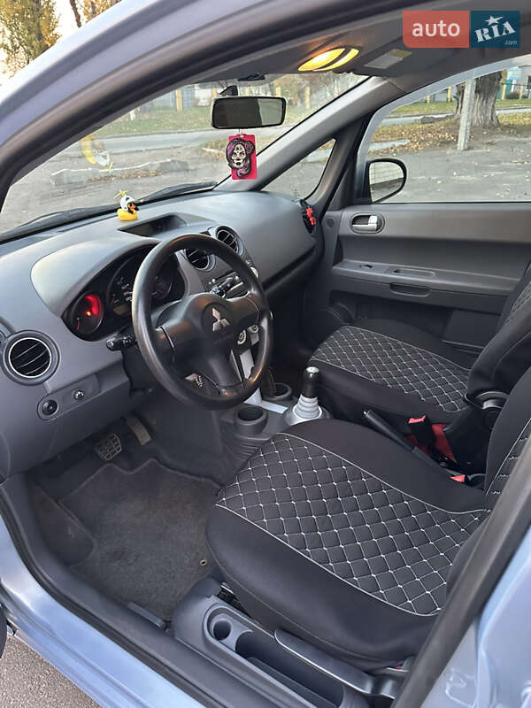 Хэтчбек Mitsubishi Colt 2007 в Черкассах фото 6 Хэтчбек Mitsubishi Colt 2007 в Черкассах