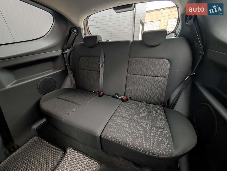 Хетчбек Mitsubishi Colt 2011 в Чернівцях