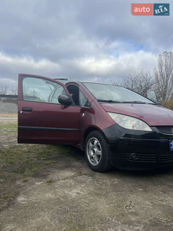 Хэтчбек Mitsubishi Colt 2004 в Вараше