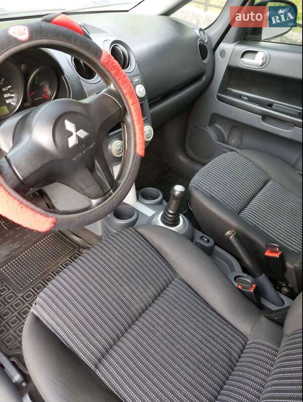 Хэтчбек Mitsubishi Colt 2008 в Кременчуге фото 11 Хэтчбек Mitsubishi Colt 2008 в Кременчуге