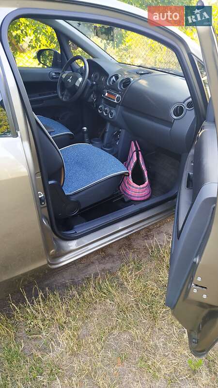 Хетчбек Mitsubishi Colt 2008 в Полтаві фото 7 Хетчбек Mitsubishi Colt 2008 в Полтаві