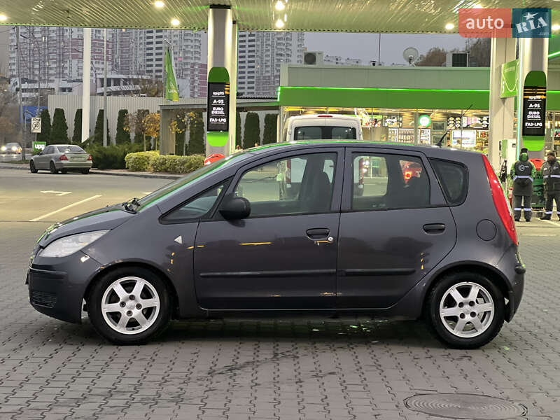 Хэтчбек Mitsubishi Colt 2005 в Киеве