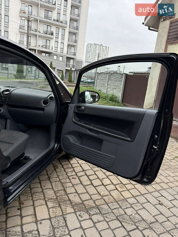 Хэтчбек Mitsubishi Colt 2010 в Львове