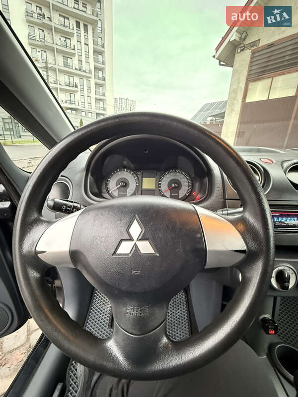 Хэтчбек Mitsubishi Colt 2010 в Львове