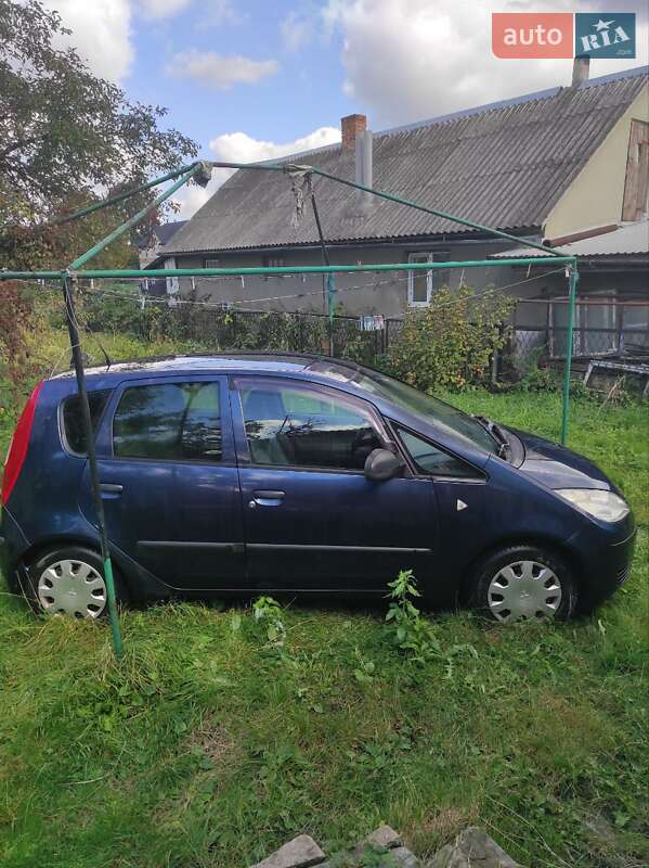 Хэтчбек Mitsubishi Colt 2004 в Почаеве фото 3 Хэтчбек Mitsubishi Colt 2004 в Почаеве