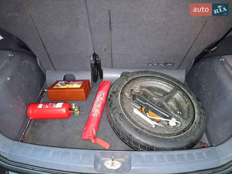 Хэтчбек Mitsubishi Colt 2005 в Ирпене